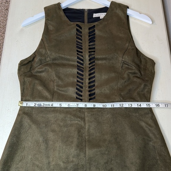 Blush Noir Faux Suede Dress Size M - Picture 14 of 15